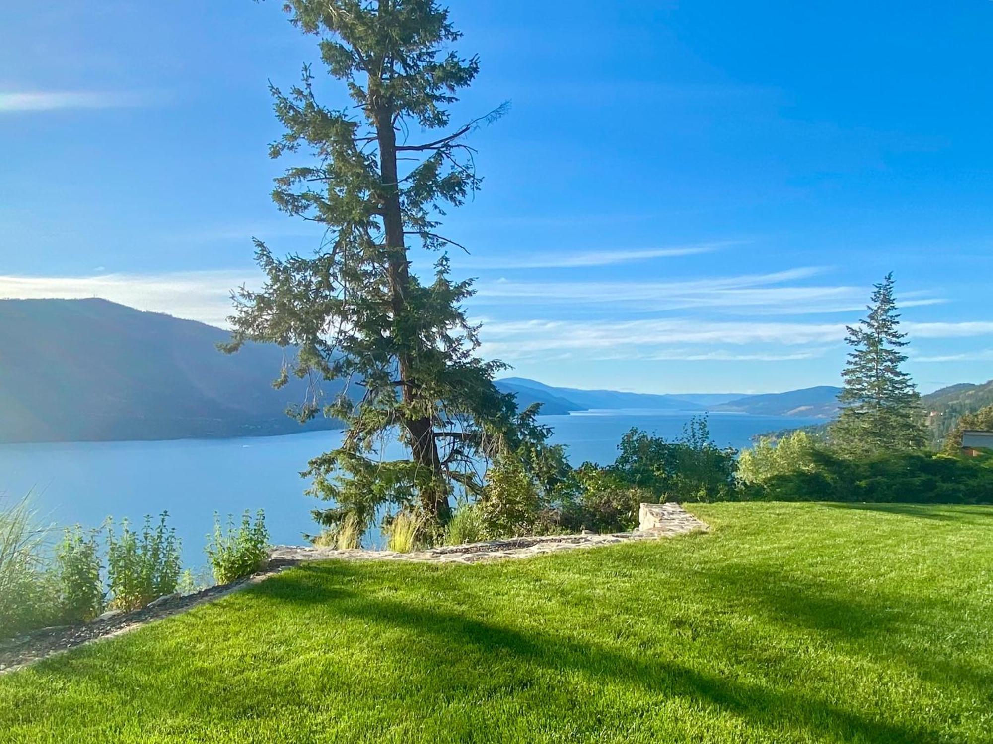 Kelowfornia Lakeview Retreat Kelowna Exterior foto
