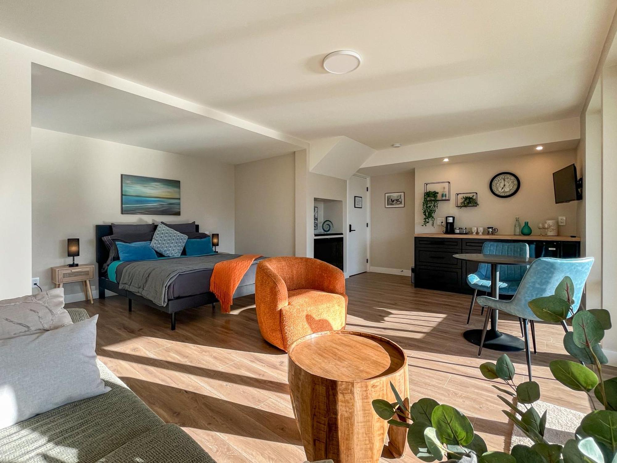 Kelowfornia Lakeview Retreat Kelowna Quarto foto