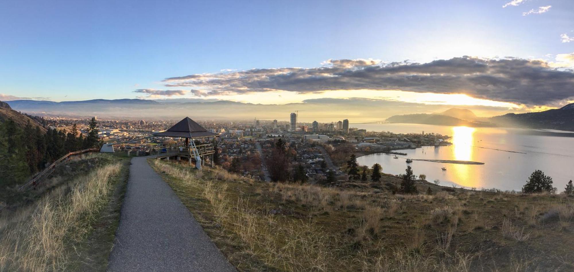 Kelowfornia Lakeview Retreat Kelowna Exterior foto
